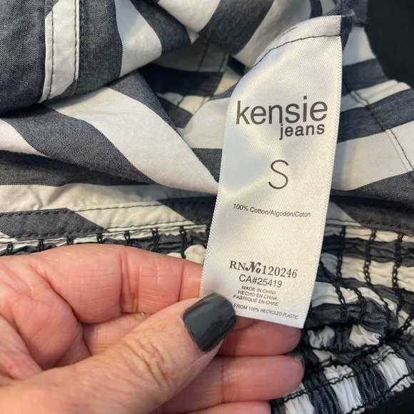 Kensie Navy Stripe Crop Tank NWT Sz S - Picture 5 of 7